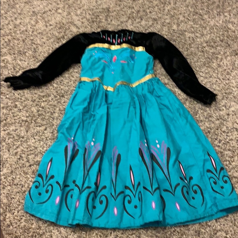 Elsa outfit from frozen